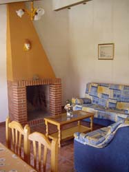 Chimenea de arriba - ALOJAMIENTOS RURALES "LA ERMITA"