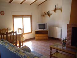 Saln de arriba -ALOJAMIENTOS RURALES "LA ERMITA"