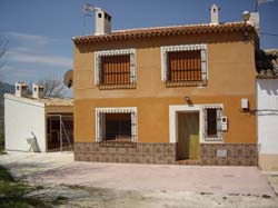 ALOJAMIENTOS RURALES "LA ERMITA"