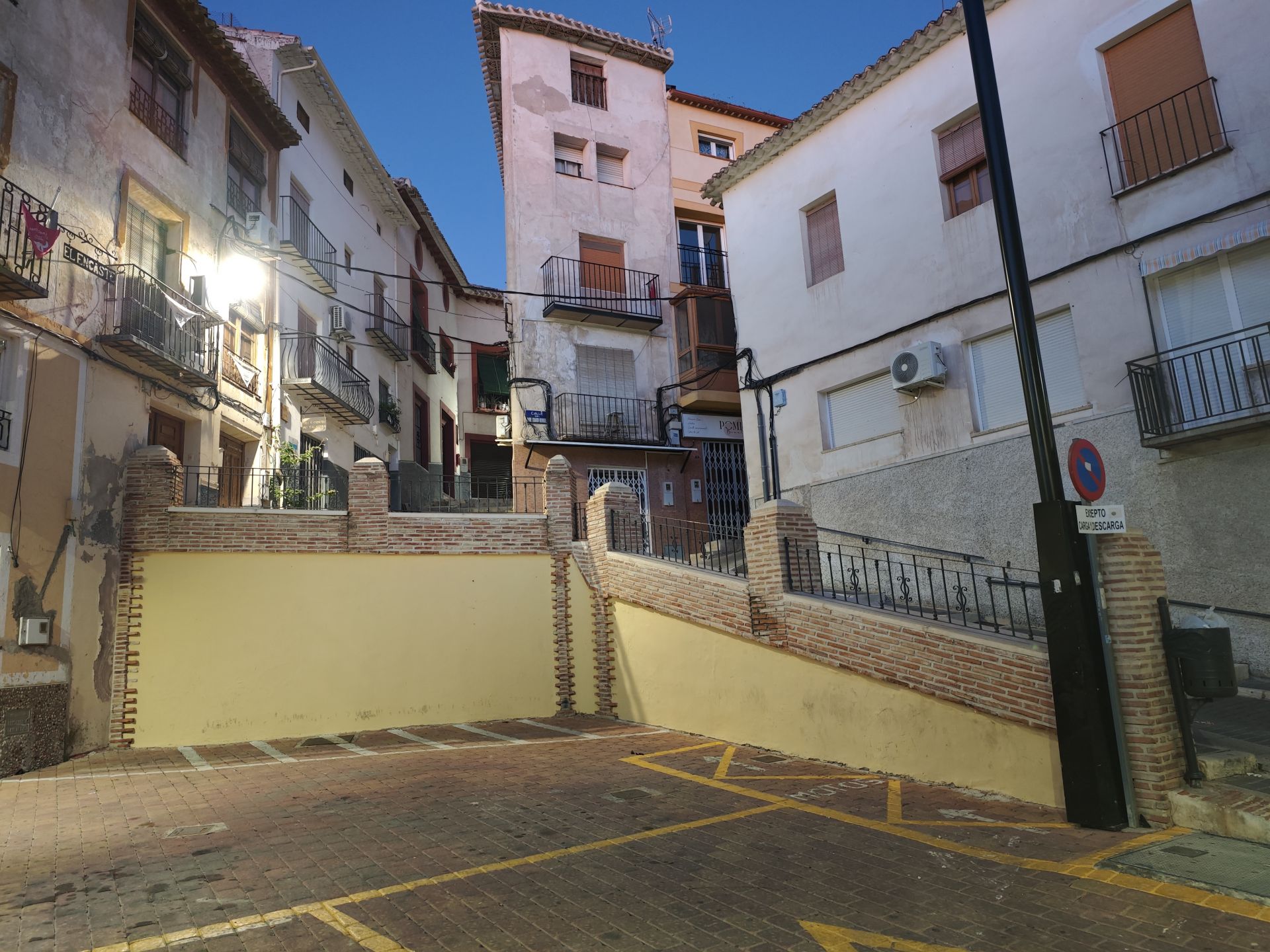 Esquina de ladrillo - Calle Mayor